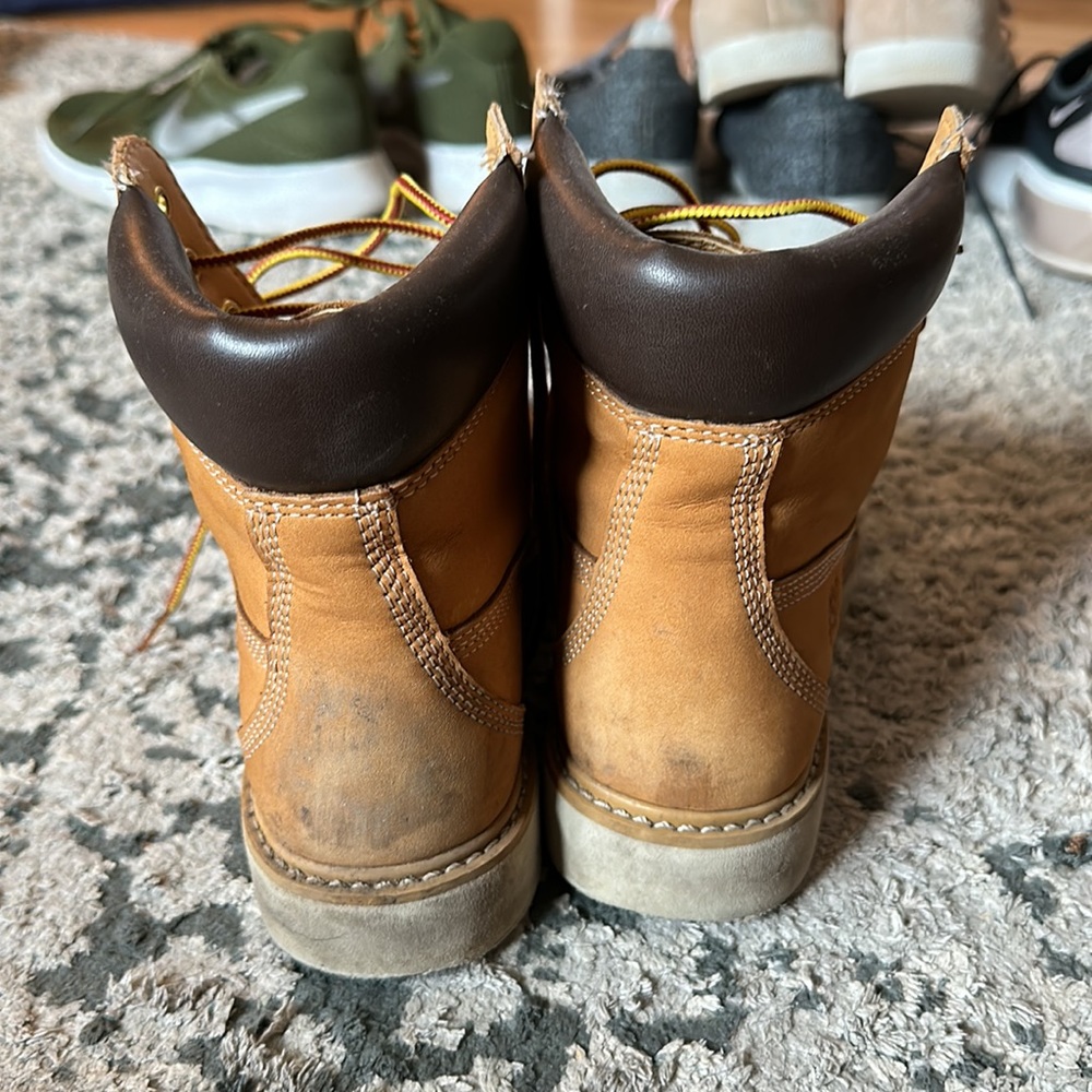 Timberland Boots - Picture 3 of 4